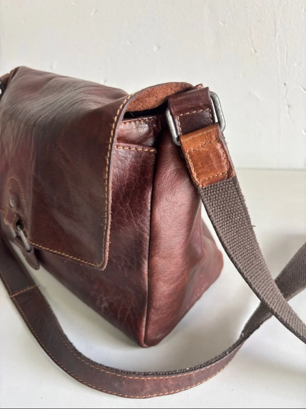Jack Georges Classic Brown Leather Crossbody Messenger Bag